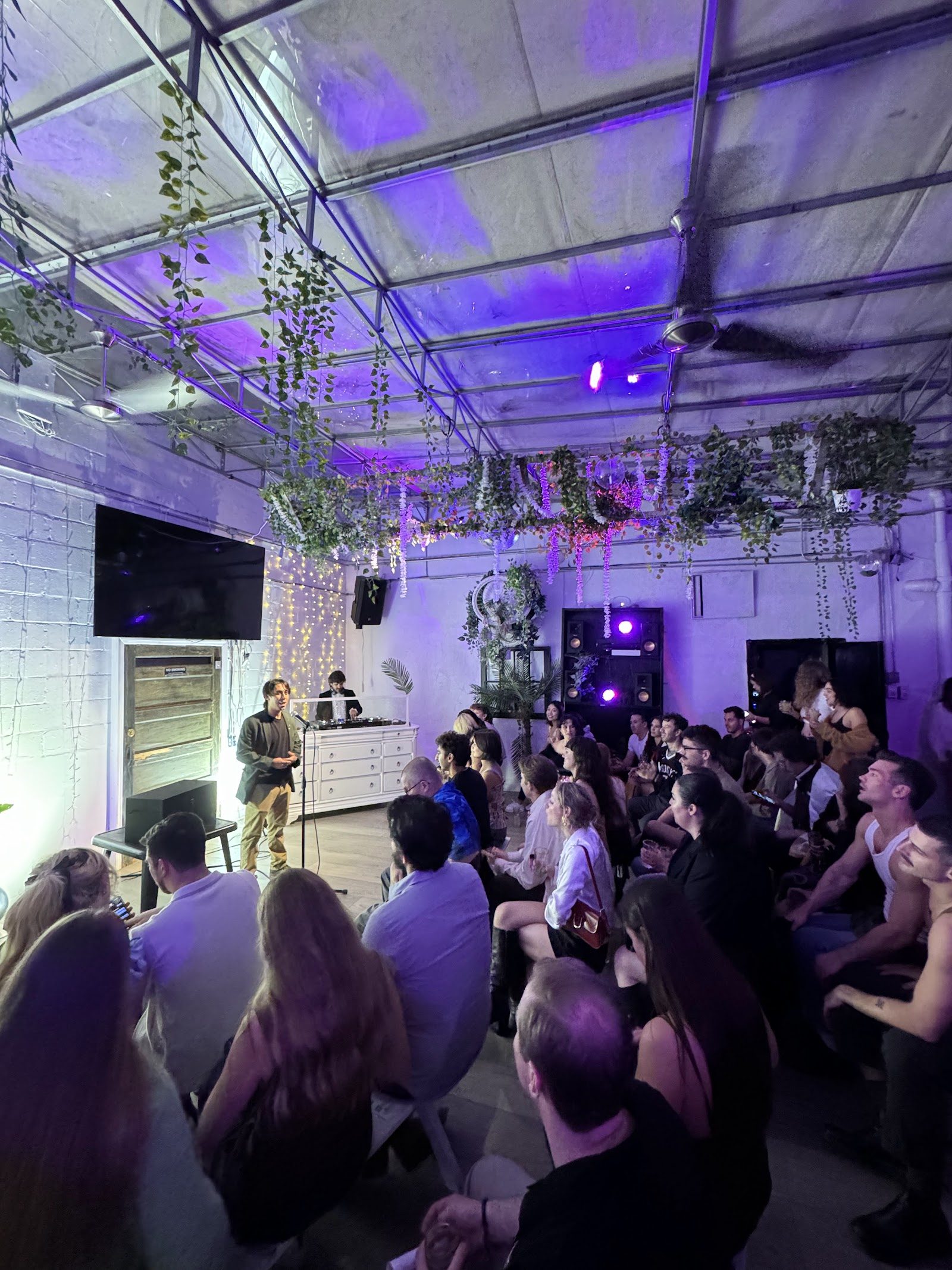 Ethan Smith performing magic — photo 13