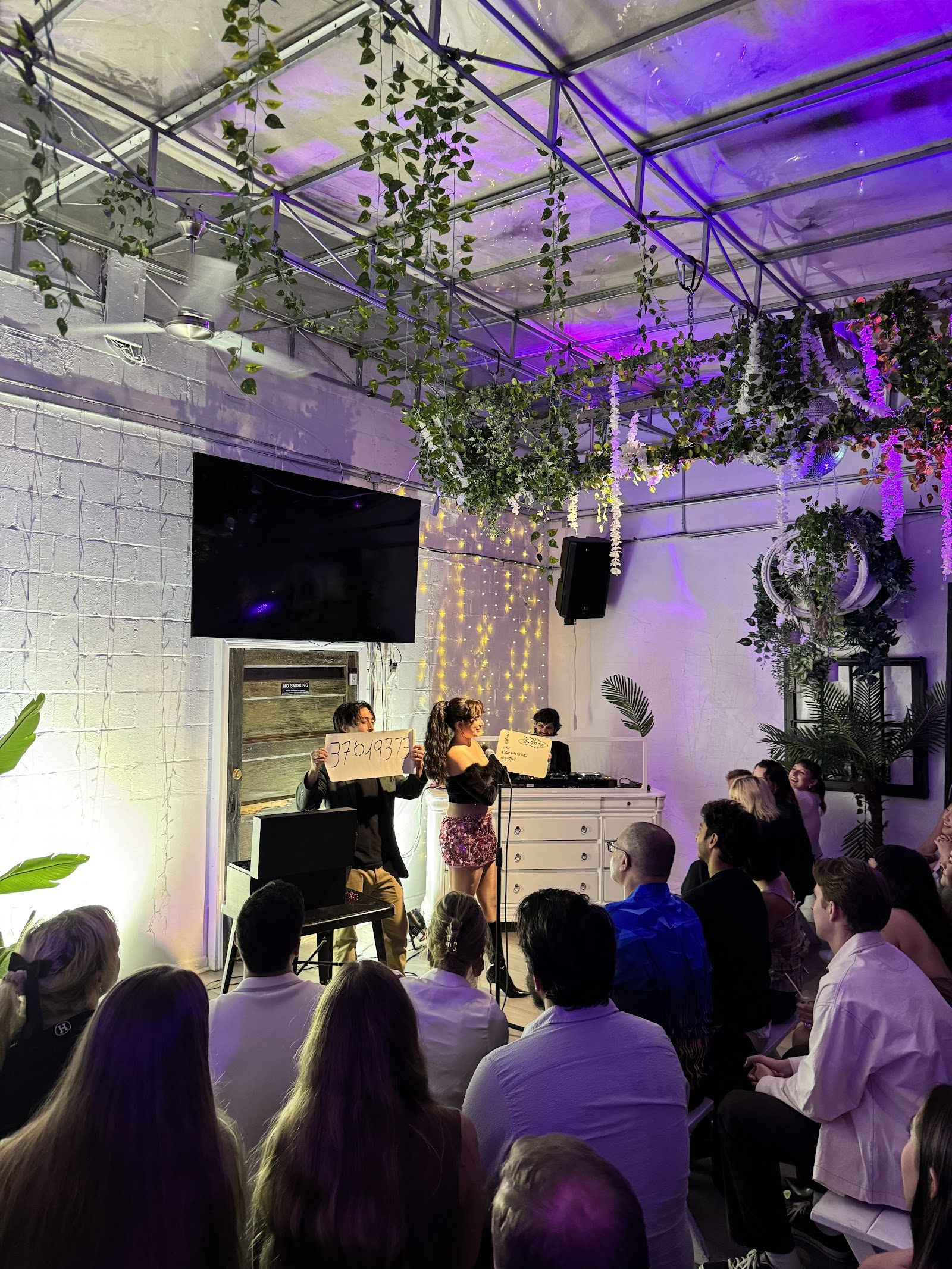 Ethan Smith performing magic — photo 15